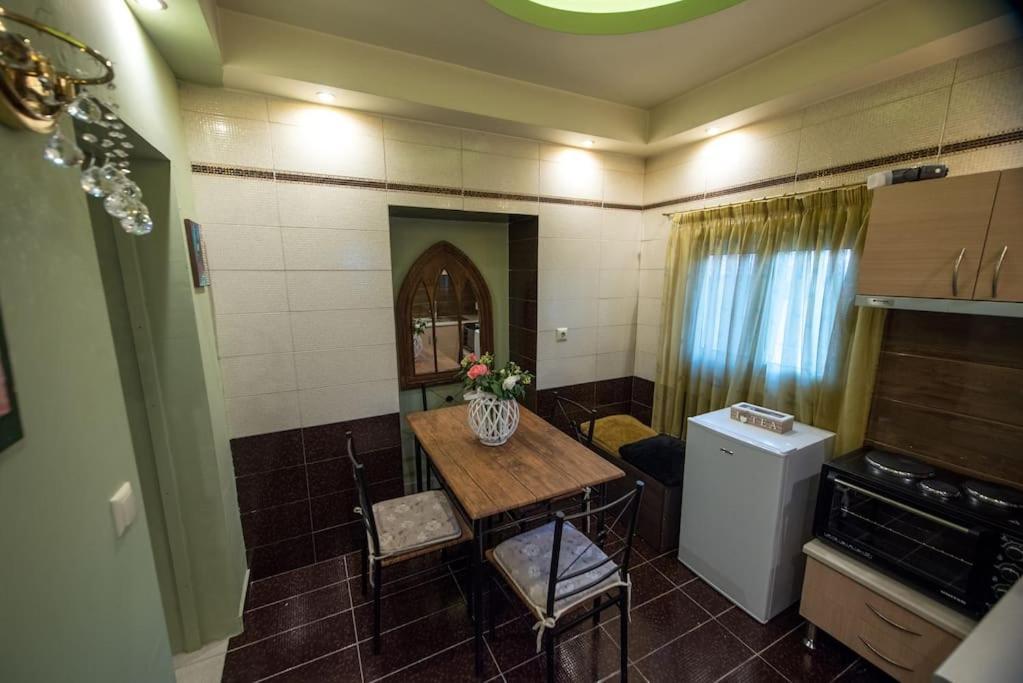 Bougainvillea House 1 กาลามาตา ภายนอก รูปภาพ