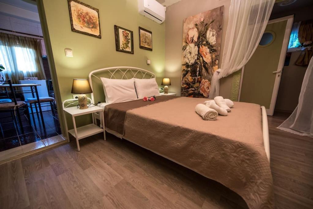 Bougainvillea House 1 กาลามาตา ภายนอก รูปภาพ