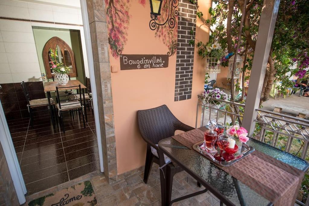Bougainvillea House 1 กาลามาตา ภายนอก รูปภาพ