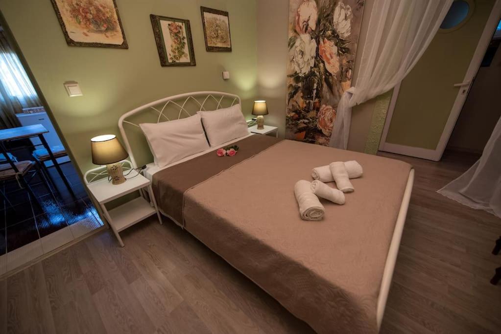 Bougainvillea House 1 กาลามาตา ภายนอก รูปภาพ